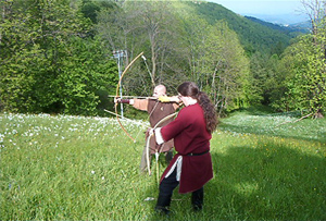 Ossian e Vlad si concedono all'arceria storica