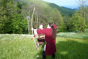 Ossian e Vlad si concedono  all'arceria storica
